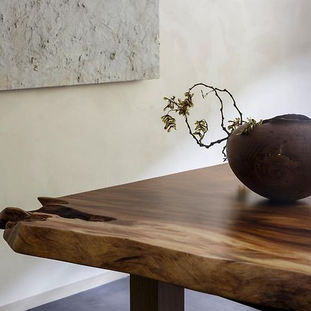 Hotel The Celestine Kyoto Gion Exteriér fotografie A table made from a slab of wood