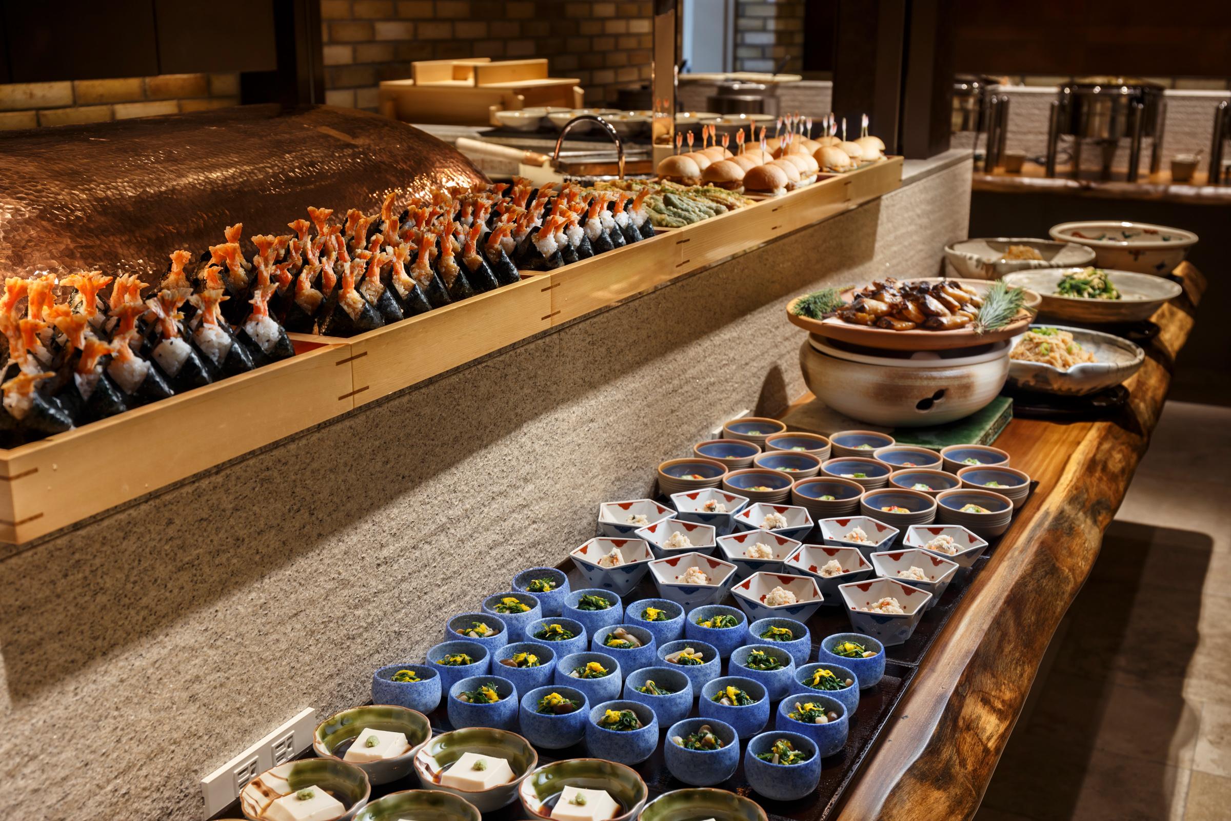 Hotel The Celestine Kyoto Gion Exteriér fotografie A buffet at a restaurant