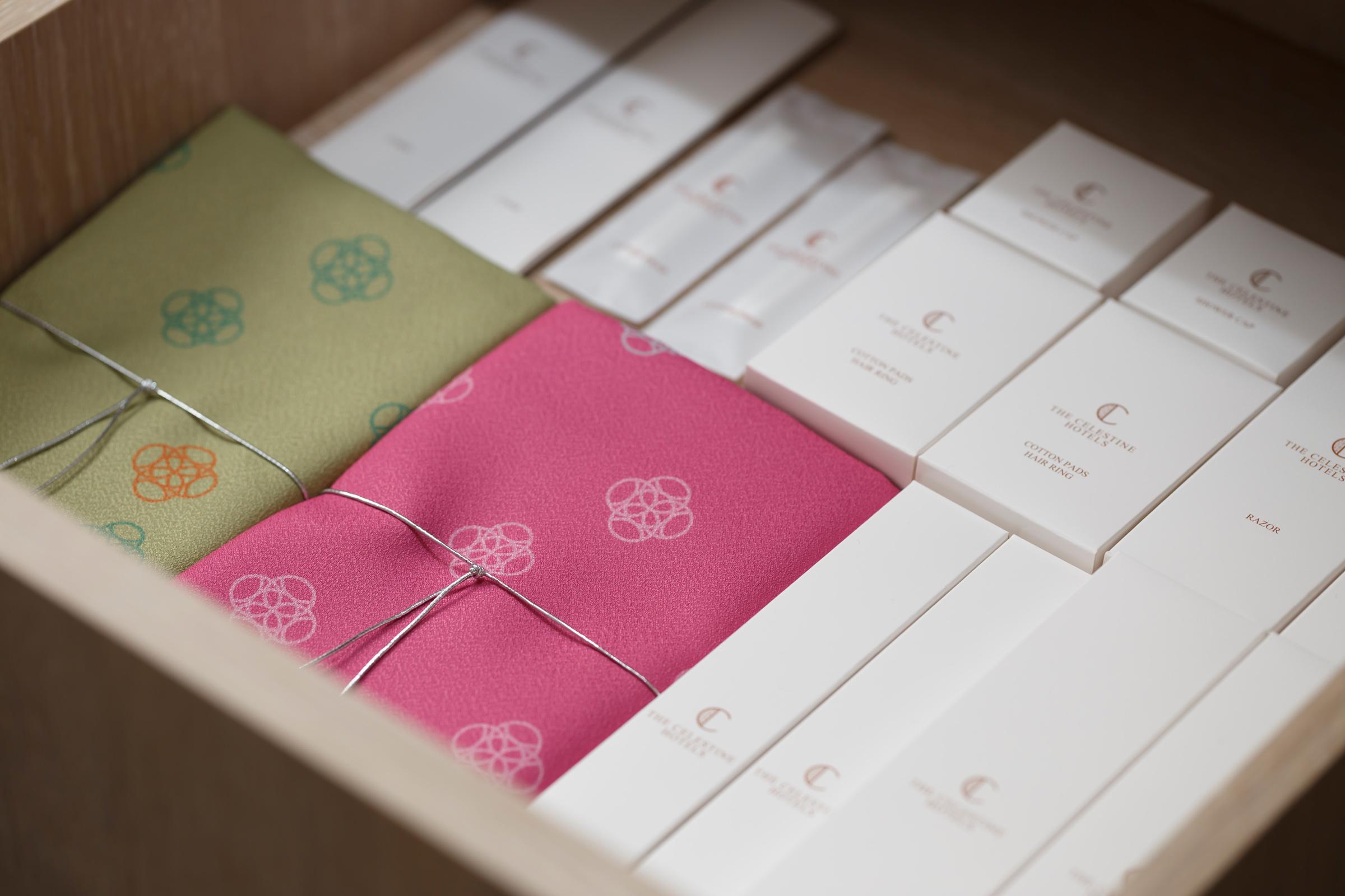 Hotel The Celestine Kyoto Gion Exteriér fotografie A drawer of the hotel's amenities