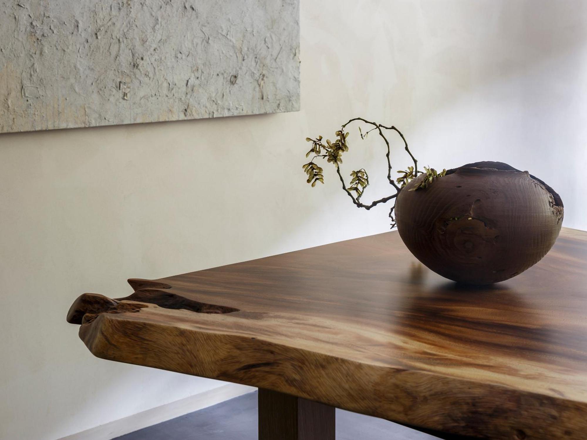Hotel The Celestine Kyoto Gion Exteriér fotografie A table made from a slab of wood