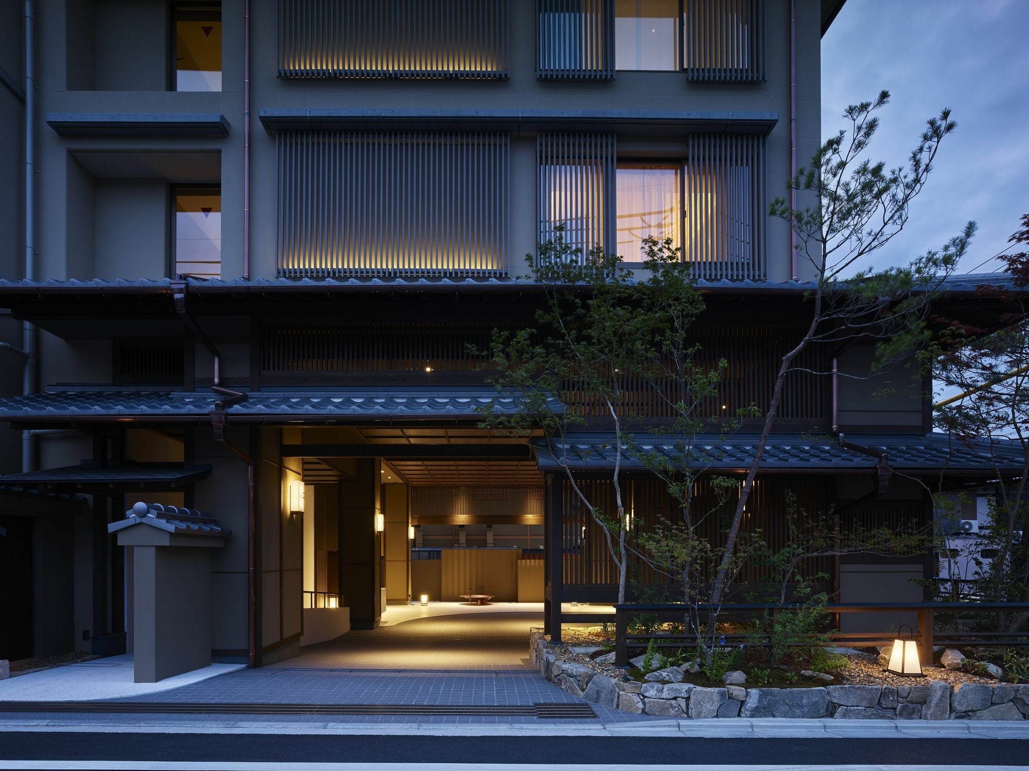 Hotel The Celestine Kyoto Gion Exteriér fotografie Entrance of the hotel